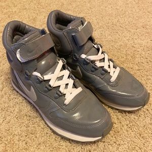 Nike gray high top sneakers - size 7